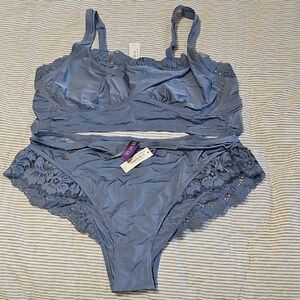 NIB Adore Me Bra And Panty Set. Top Is 1X Panties 0X